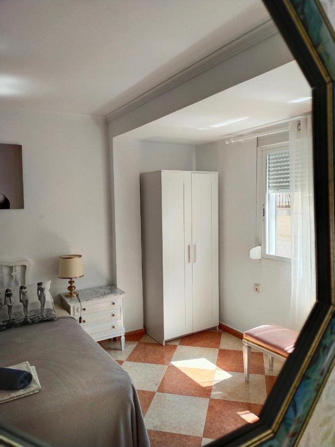 Movie Stars Apartment, גאנדיה מראה חיצוני תמונה